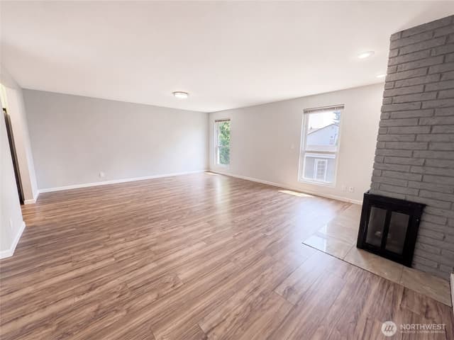 Property photo for 422 116th Place SW, Everett photo 3