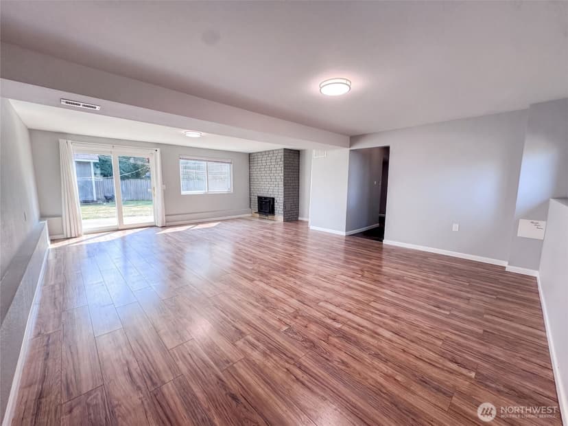 Property photo for 422 116th Place SW, Everett photo 8
