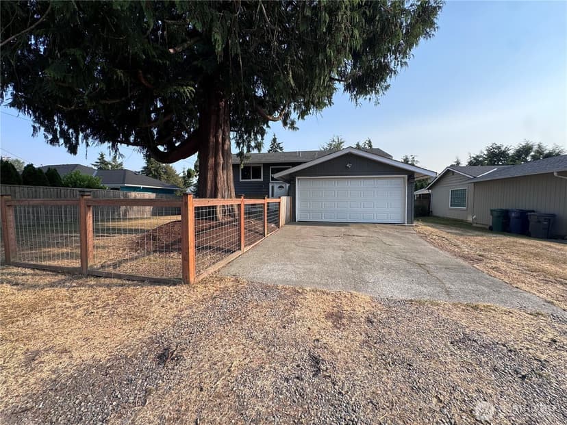 Property photo for 422 116th Place SW, Everett photo 12