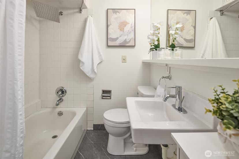 Property photo for 1426 37th Avenue E, Seattle photo 22