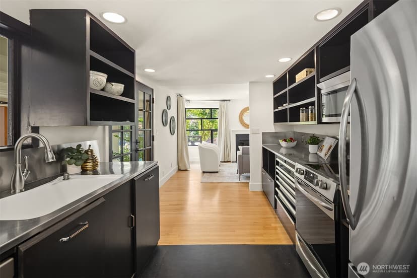 Property photo for 1426 37th Avenue E, Seattle photo 15