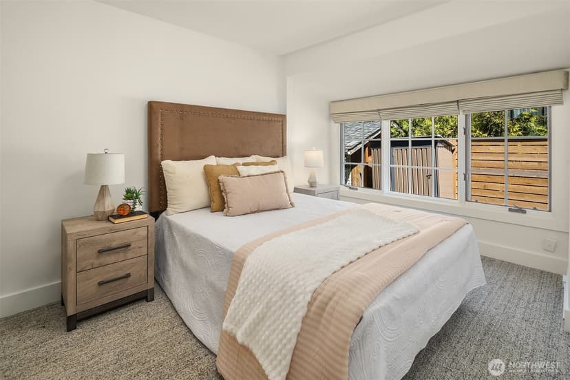 Property photo for 1426 37th Avenue E, Seattle photo 20