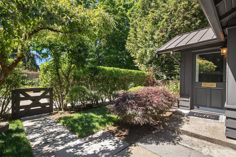 Property photo for 1426 37th Avenue E, Seattle photo 30