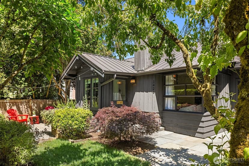 Property photo for 1426 37th Avenue E, Seattle photo 6