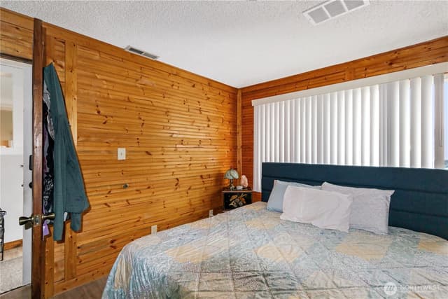 Property photo for 18627 32nd Avenue S, SeaTac photo 2