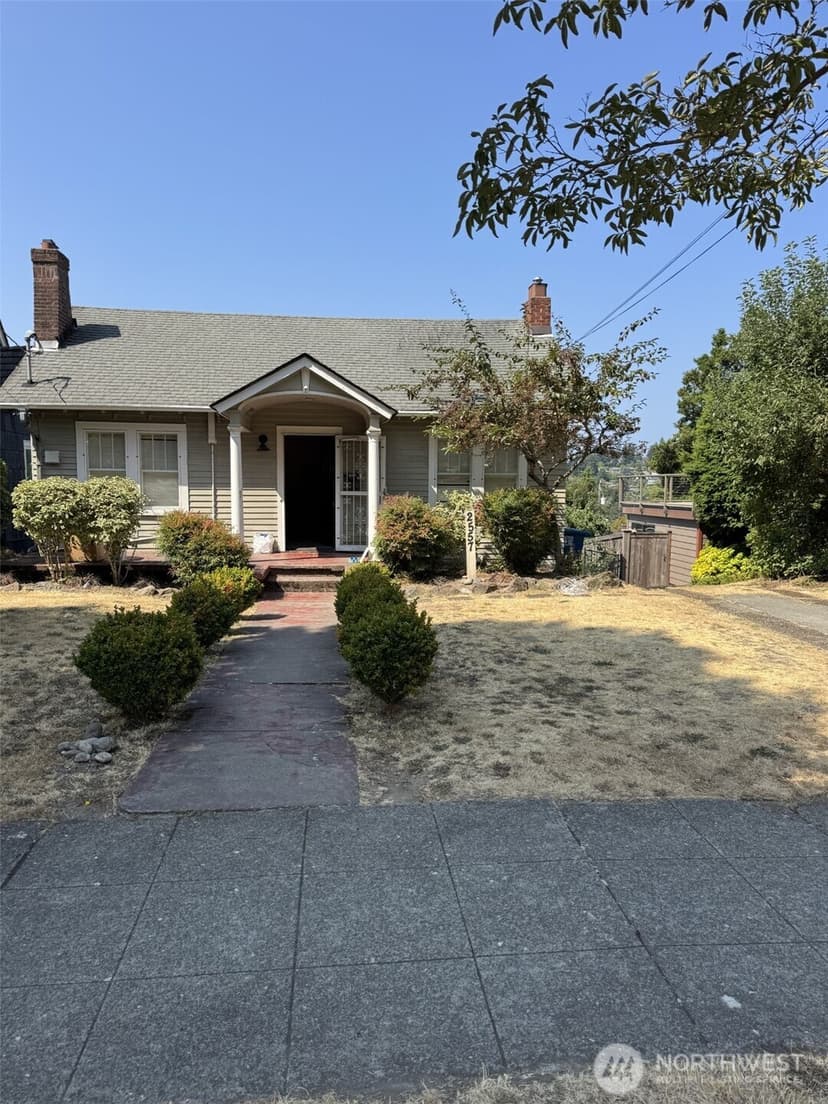 Property photo for 2557 28th Avenue W, Seattle
