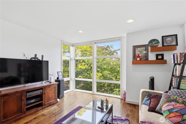 Property photo for 165 20th Avenue, Seattle photo 4
