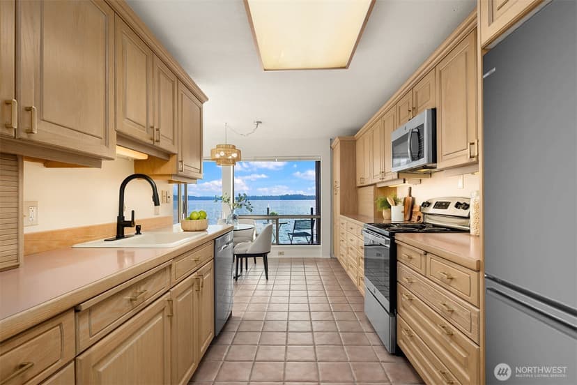 Property photo for 6225 Lake Washington Boulevard NE #209, Kirkland photo 14