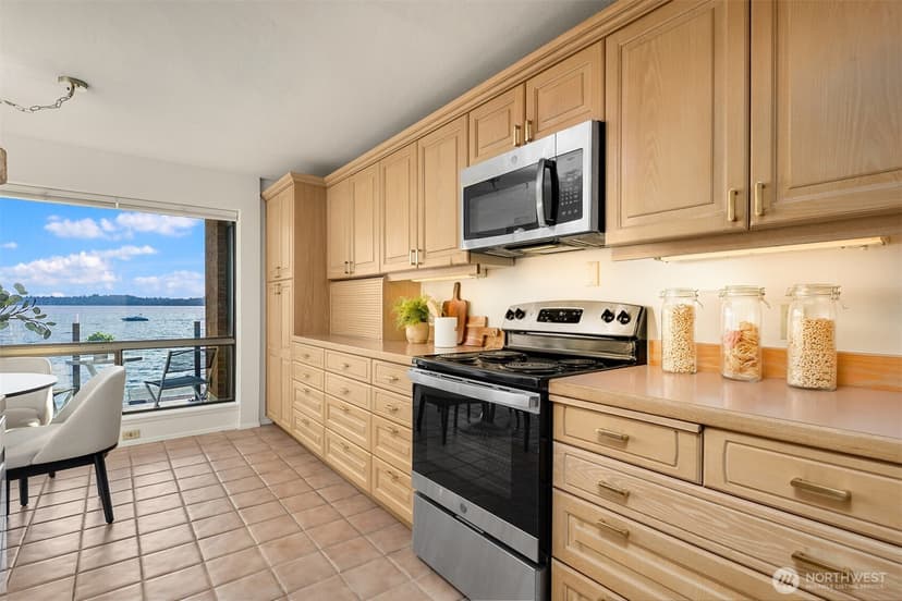 Property photo for 6225 Lake Washington Boulevard NE #209, Kirkland photo 17