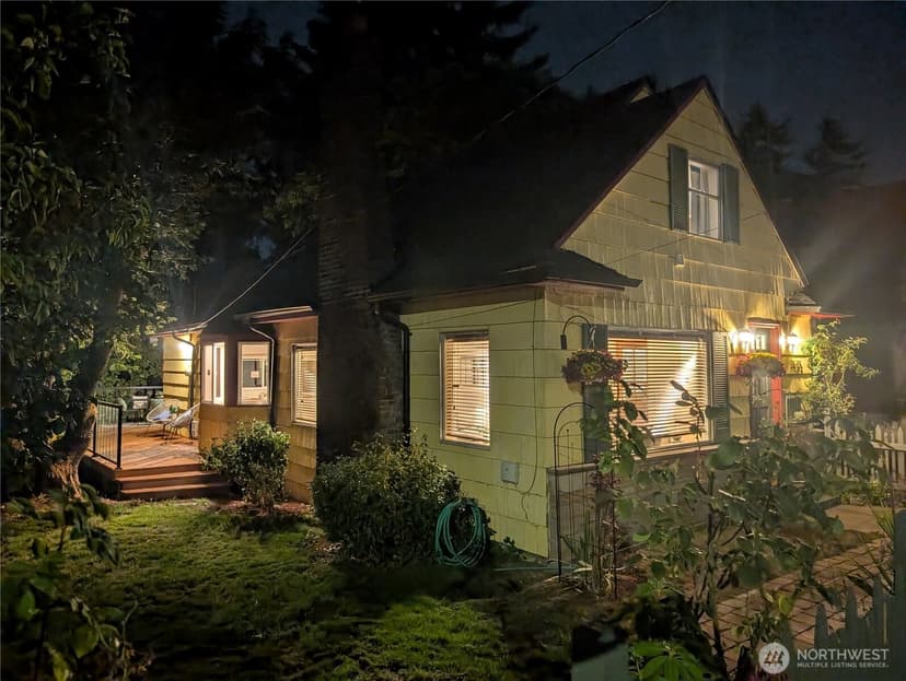 Property photo for 2623 39th Avenue SW, Seattle photo 36