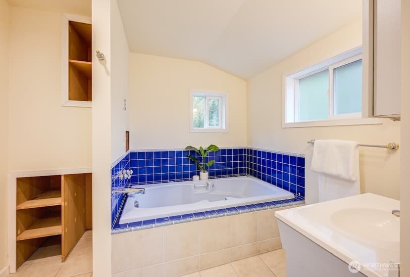 Property photo for 2623 39th Avenue SW, Seattle photo 17