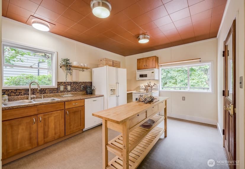 Property photo for 2623 39th Avenue SW, Seattle photo 9