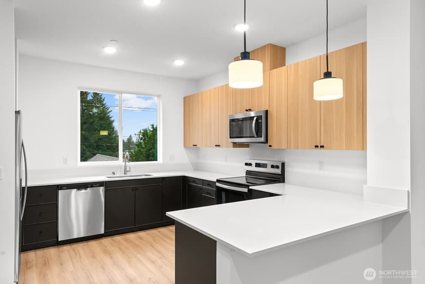Property photo for 1411 SW 111th Lane, Seattle photo 4