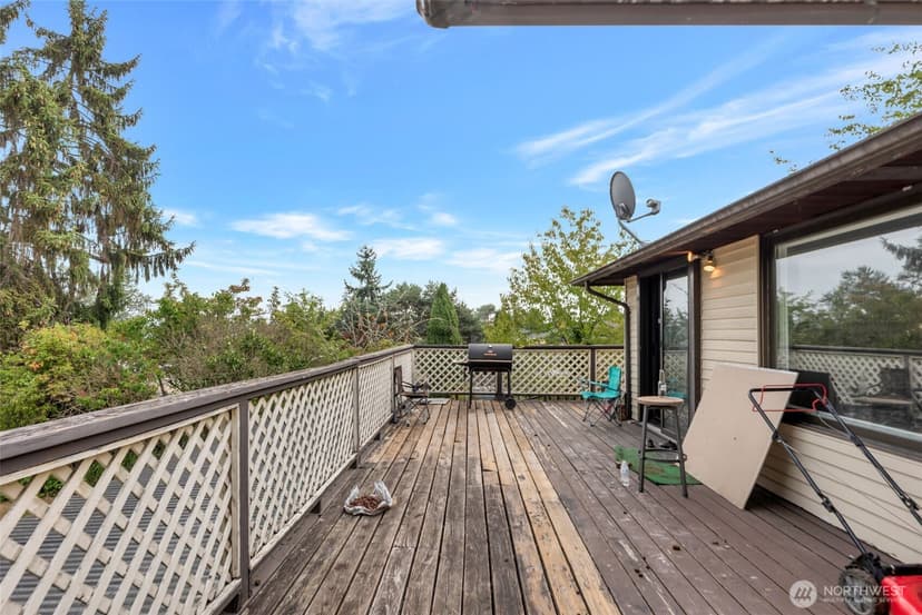 Property photo for 2202 S 120 Street, Burien photo 8