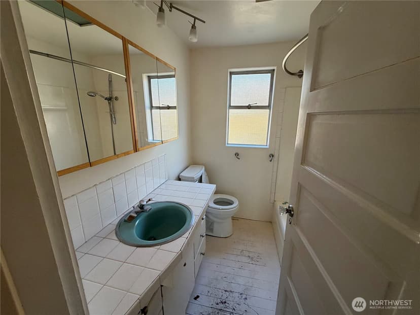Property photo for 1211 N 50th Street, Seattle photo 11