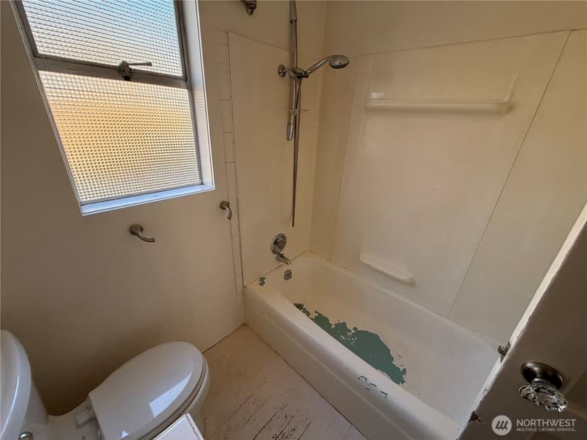 Property photo for 1211 N 50th Street, Seattle photo 12