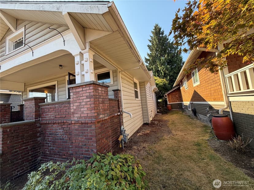 Property photo for 1211 N 50th Street, Seattle photo 37