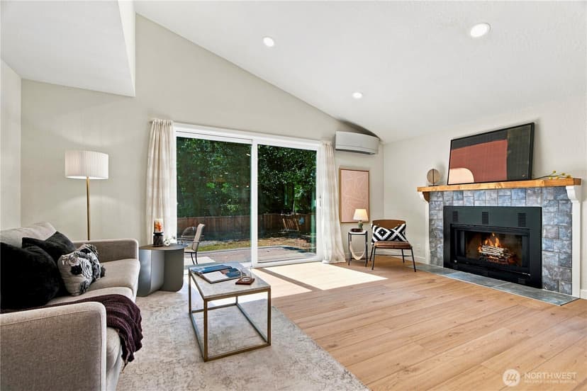 Property photo for 13430 33rd Place W #Unit B, Lynnwood photo 3