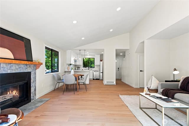 Property photo for 13430 33rd Place W #Unit B, Lynnwood photo 4