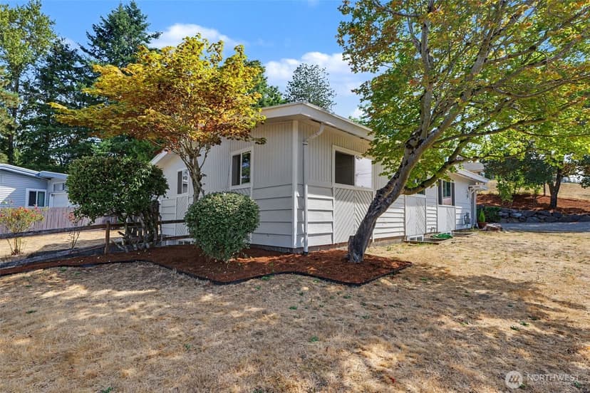 Property photo for 2618 NE 9th St, Renton photo 3