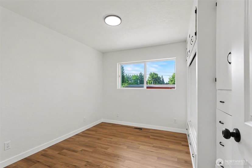 Property photo for 2618 NE 9th St, Renton photo 16