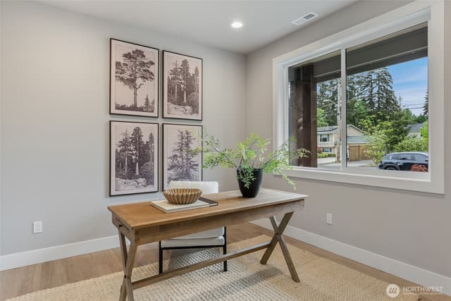Property photo for 7825 NE 143rd Street, Kirkland photo 4