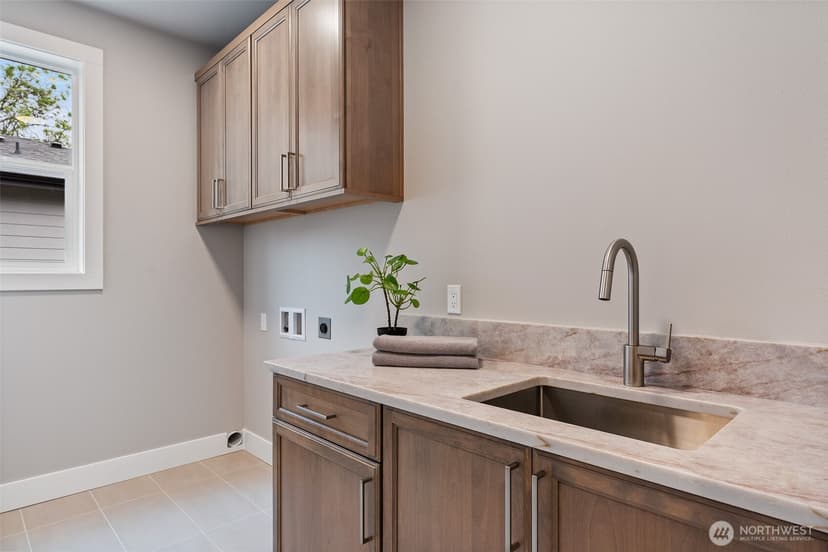 Property photo for 7825 NE 143rd Street, Kirkland photo 31