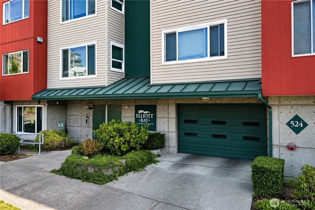 Property photo for 524 6th Avenue W #302, Seattle photo 2