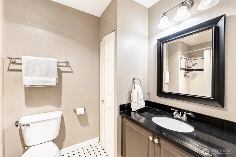 Property photo for 524 6th Avenue W #302, Seattle photo 12