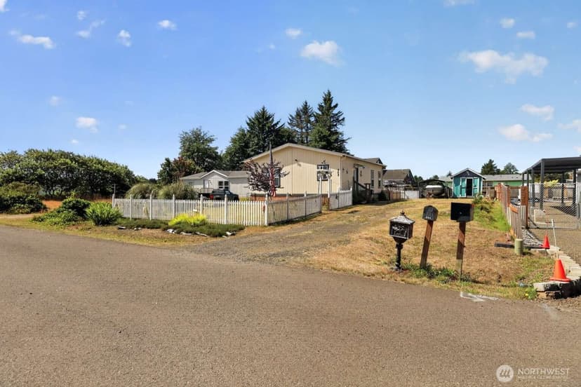 Property photo for 505 Chenois Avenue SE, Ocean Shores