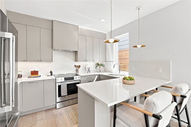 Property photo for 2646 41st Avenue SW #D, Seattle photo 5