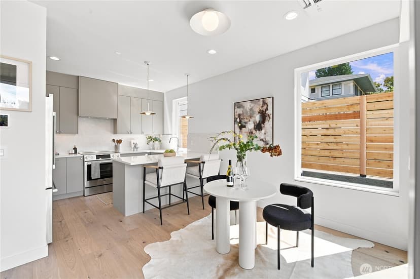 Property photo for 2646 41st Avenue SW #D, Seattle photo 2