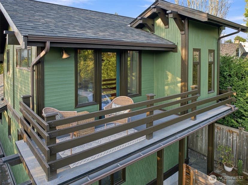 Property photo for 325 NW 74th Street, Seattle photo 5