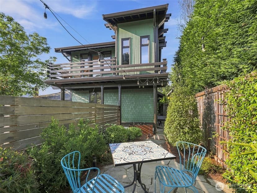 Property photo for 325 NW 74th Street, Seattle photo 6
