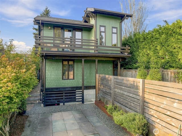 Property photo for 325 NW 74th Street, Seattle photo 4