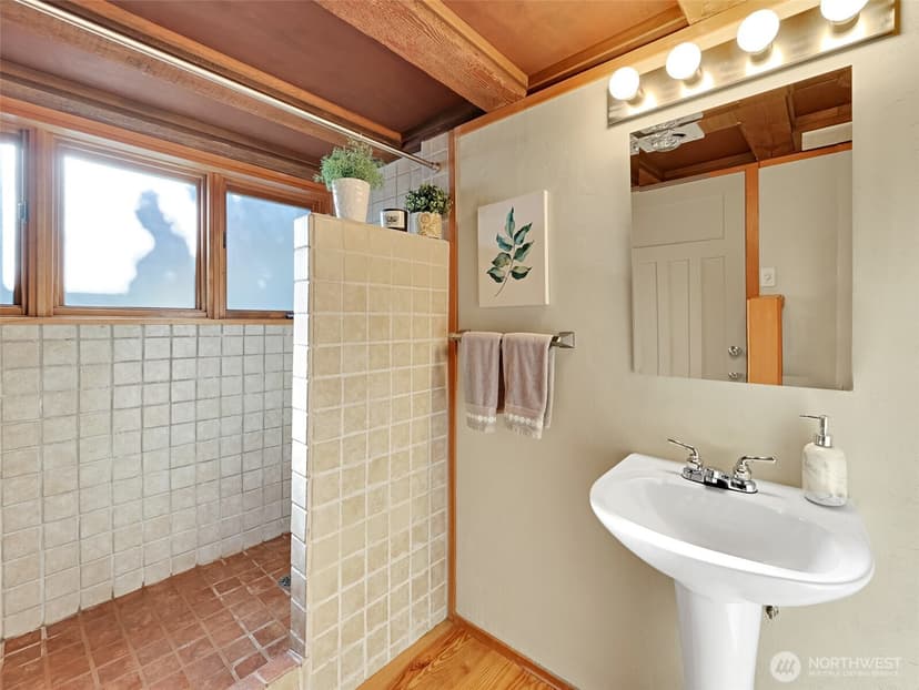 Property photo for 325 NW 74th Street, Seattle photo 35
