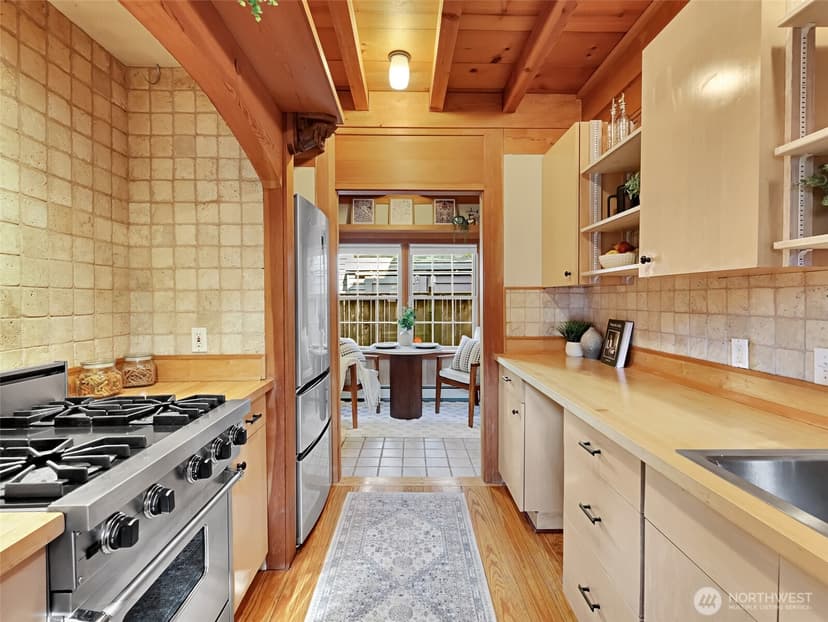 Property photo for 325 NW 74th Street, Seattle photo 16