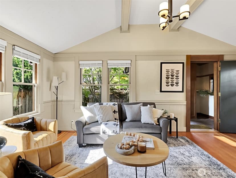 Property photo for 325 NW 74th Street, Seattle photo 11