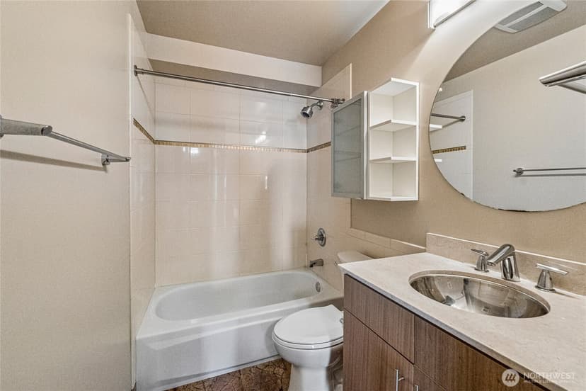 Property photo for 500 5th Avenue W #601, Seattle photo 19