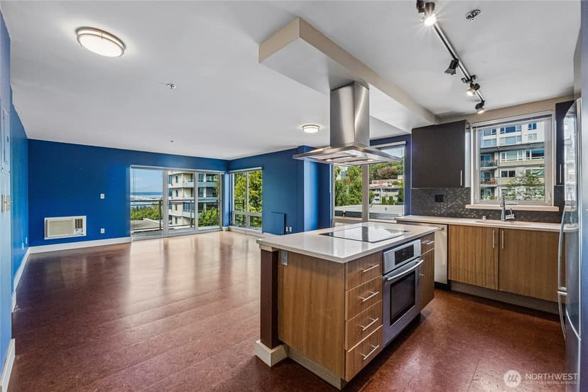 Property photo for 500 5th Avenue W #601, Seattle photo 9