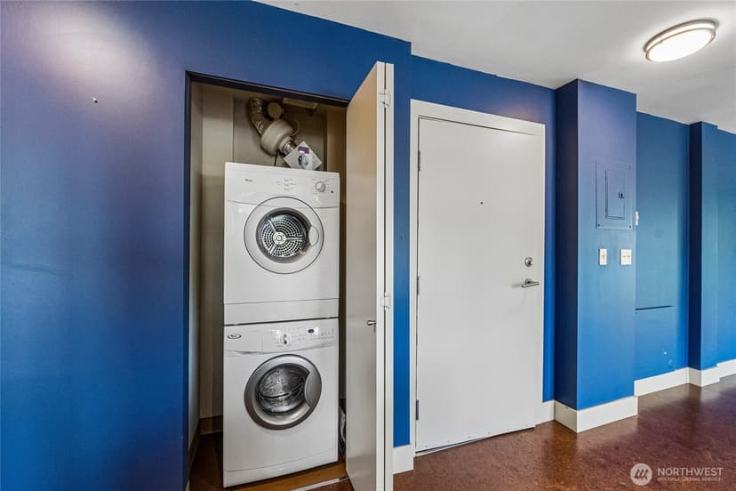 Property photo for 500 5th Avenue W #601, Seattle photo 14