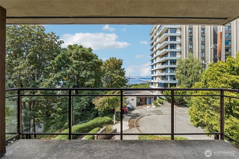 Property photo for 500 5th Avenue W #601, Seattle photo 22