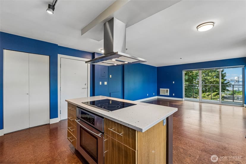 Property photo for 500 5th Avenue W #601, Seattle photo 10
