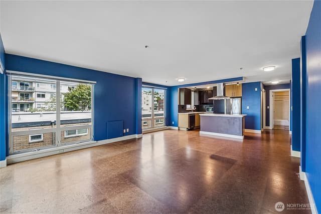 Property photo for 500 5th Avenue W #601, Seattle photo 4