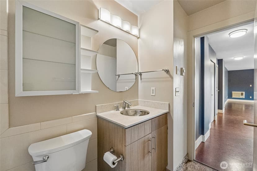 Property photo for 500 5th Avenue W #601, Seattle photo 20