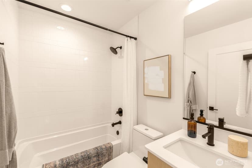 Property photo for 1914 C Ferry Avenue SW, Seattle photo 16