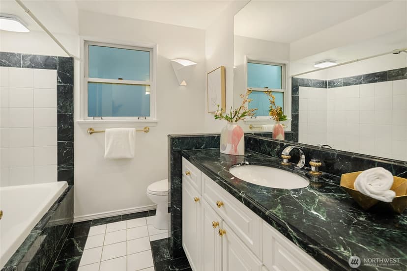 Property photo for 6816 51st Avenue NE, Seattle photo 28