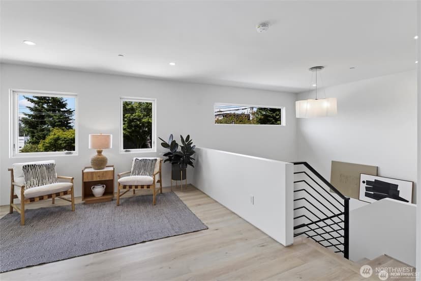 Property photo for 6304 Lakeview Drive, Kirkland photo 9
