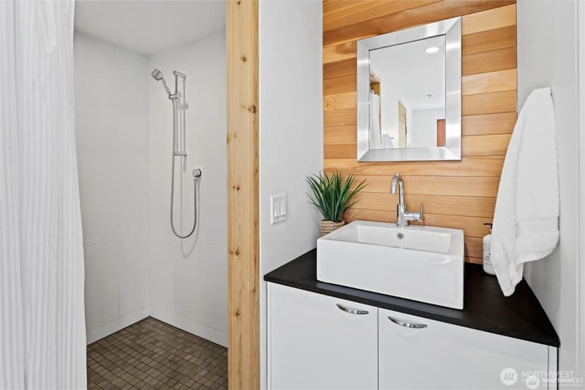 Property photo for 6304 Lakeview Drive, Kirkland photo 30