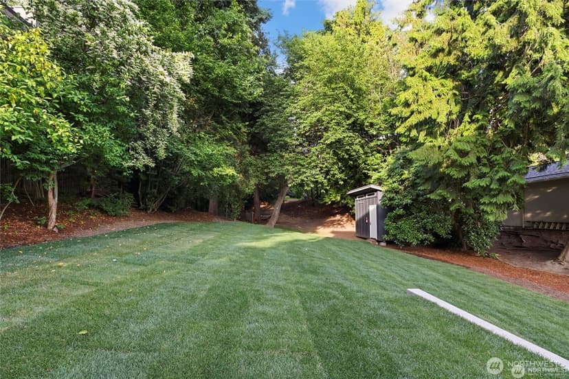 Property photo for 6304 Lakeview Drive, Kirkland photo 38
